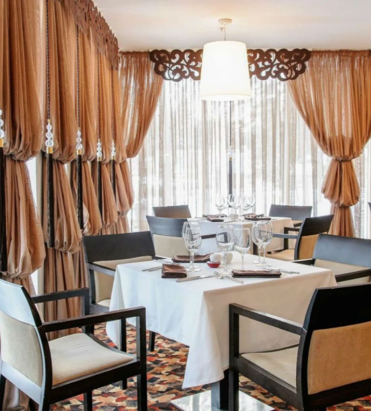 Restaurant Curtains