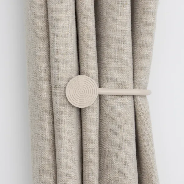 Trinity Ribbed Metal Curtain Holders